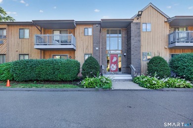 Welcome to this beautifully one-bedroom, one-bath corner unit - photo 2