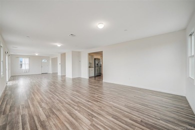 Waterfront Luxury Living | East Patchogue Welcome to an - photo 23