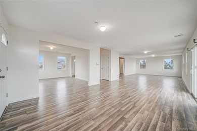 Waterfront Luxury Living | East Patchogue Welcome to an - photo 24