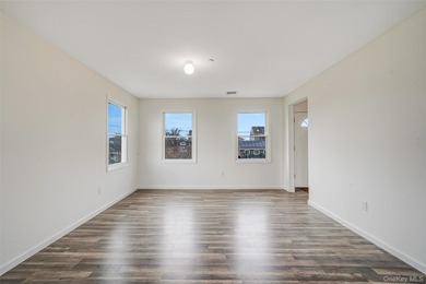 Waterfront Luxury Living | East Patchogue Welcome to an - photo 25