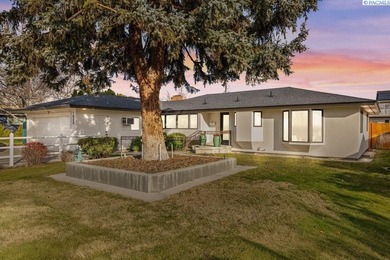 Lake Home For Sale in Richland, Washington