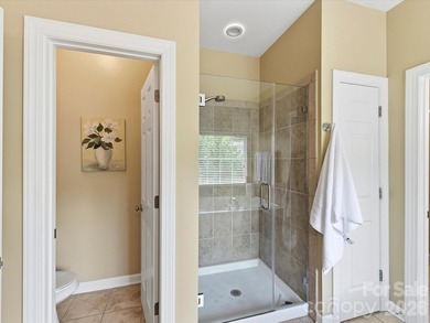 Meticulously maintained, this beautiful 4-bedroom, 2.5-bath home - photo 26