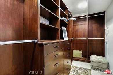 Elegant European style Custom upfront home Understated elegance - photo 26