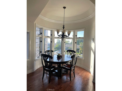 Elegant European style Custom upfront home Understated elegance - photo 27