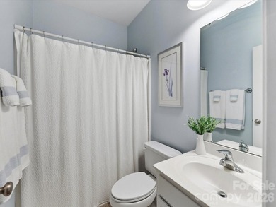 Meticulously maintained, this beautiful 4-bedroom, 2.5-bath home - photo 30