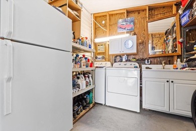 LOVELY UPGRADED MANUFACTURED HOME IN A LAND-OWNED ADULT - photo 34