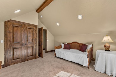 Perched at the top of the ridge with breathtaking panoramic lake - photo 42