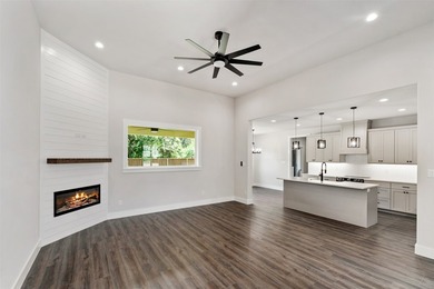 Welcome to this stunning new construction home located in Cedar - photo 10