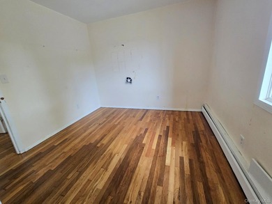 Spacious Hi-Ranch offering 4 bedrooms, 3 full baths, a bright - photo 15