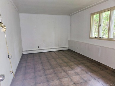 Spacious Hi-Ranch offering 4 bedrooms, 3 full baths, a bright - photo 25