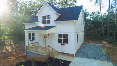 Lake Keowee Home Sale Pending in Seneca South Carolina