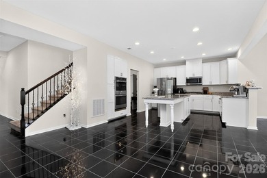 Welcome home to this beautifully designed 3-bedroom, 2.5-bath - photo 10
