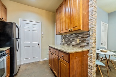 Perfect Island living! Spacious 3-bedroom, 2.5-bath townhome in - photo 11