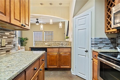 Perfect Island living! Spacious 3-bedroom, 2.5-bath townhome in - photo 12