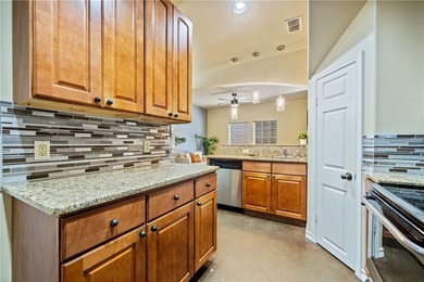 Perfect Island living! Spacious 3-bedroom, 2.5-bath townhome in - photo 13