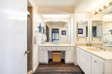 Situated within the beautifully maintained community of Canyon - photo 22