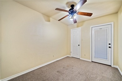 Perfect Island living! Spacious 3-bedroom, 2.5-bath townhome in - photo 24