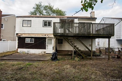 REO- SOUTH FREEPORT HI RANCH BOASTS 5 BEDROOMS, 2.5 BATHS, AND 1 - photo 25