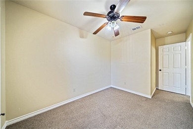 Perfect Island living! Spacious 3-bedroom, 2.5-bath townhome in - photo 27