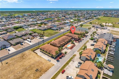 Perfect Island living! Spacious 3-bedroom, 2.5-bath townhome in - photo 34