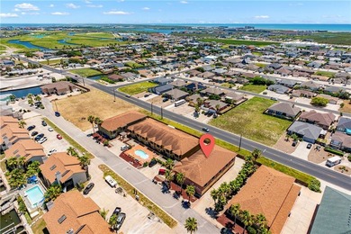 Perfect Island living! Spacious 3-bedroom, 2.5-bath townhome in - photo 35