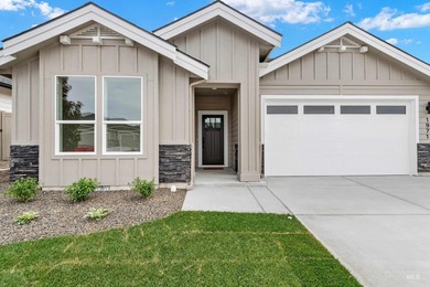 Thoughtfully designed single-level floor plan offers 3 bedrooms - photo 5