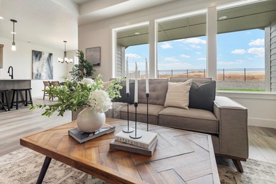 Thoughtfully designed single-level floor plan offers 3 bedrooms - photo 7