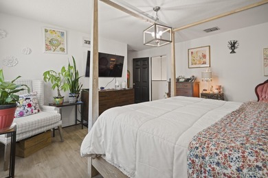 Welcome to Oakland Lake Estates! This beautifully remodeled 4BR - photo 11