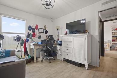 Welcome to Oakland Lake Estates! This beautifully remodeled 4BR - photo 12