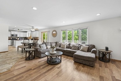 Luxury Living with Spectacular Golf Course Views! Welcome to - photo 16