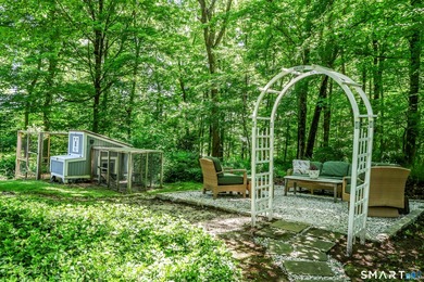 Turn Key 4 Bedroom,2.5 Bath Colonial privately set on 2 peaceful - photo 34