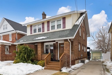 Lake Erie Home Sale Pending in Erie Pennsylvania