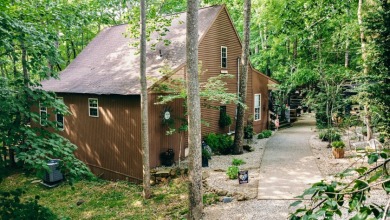 Lake Home For Sale in McDaniels, Kentucky