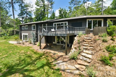 Welcome to this exceptional 5-bedroom, 4-bathroom home located - photo 2