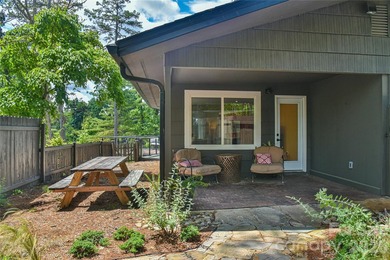 Welcome to this exceptional 5-bedroom, 4-bathroom home located - photo 3