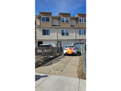 Welcome To This Extra Large 3 Bedrooms Town House.This Property - photo 1