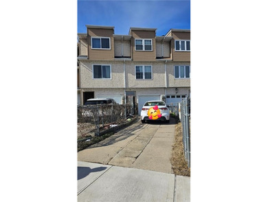 Welcome To This Extra Large 3 Bedrooms Town House.This Property - photo 2