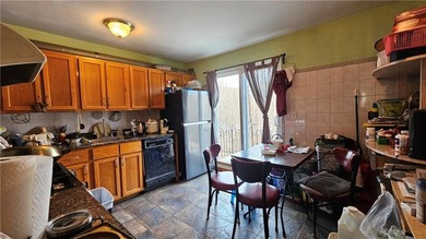 Welcome To This Extra Large 3 Bedrooms Town House.This Property - photo 5
