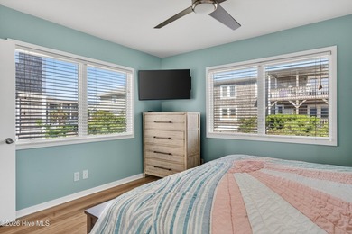 Introducing 12 Heron, a beautifully renovated 3-bedroom, 3-bath - photo 8