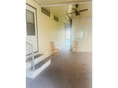Double wide 1320 ft.2 Built 1985 Brand new carpet in both - photo 3
