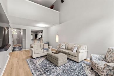 Welcome home to this stunning, move-in-ready townhome - photo 11