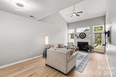 Welcome home to this stunning, move-in-ready townhome - photo 12