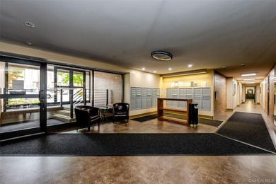 MOTIVATED SELLER! In the desirable area of Bay Terrace, this - photo 2