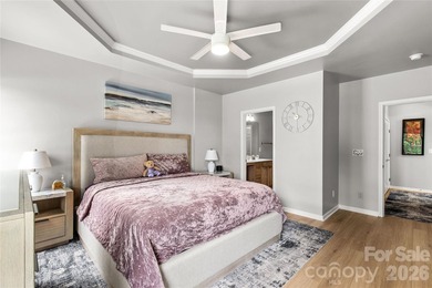 Welcome home to this stunning, move-in-ready townhome - photo 14