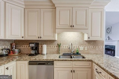Welcome home to this beautifully maintained 3-bedroom, 2-bath - photo 14