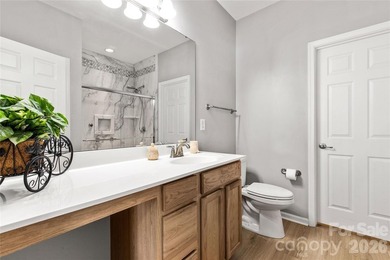 Welcome home to this stunning, move-in-ready townhome - photo 16