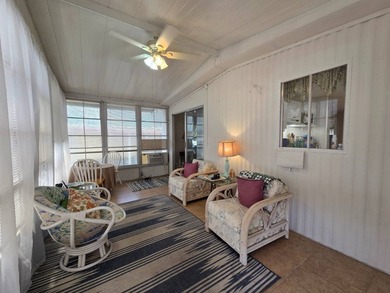 This 2 bed 2 bath home is located in Sunshine Lake Estates a 5 - photo 7