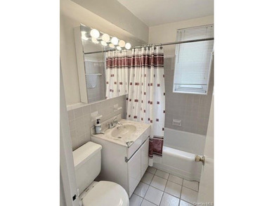 MOTIVATED SELLER! In the desirable area of Bay Terrace, this - photo 8