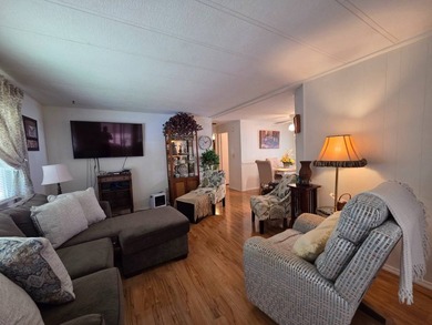 This 2 bed 2 bath home is located in Sunshine Lake Estates a 5 - photo 8