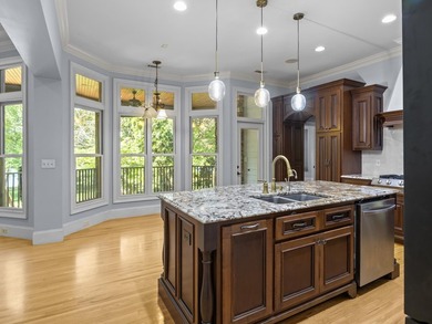 Tucked along the shores of Lake Robinson, this beautifully - photo 18